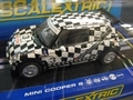 Schwarz Weiß Mini von Scalextric __